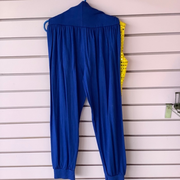 Two identical genie dance costumes - Picture 4 of 5